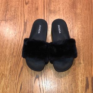 Soda Shoes - Black sandals Soda Shoes - Black sandals